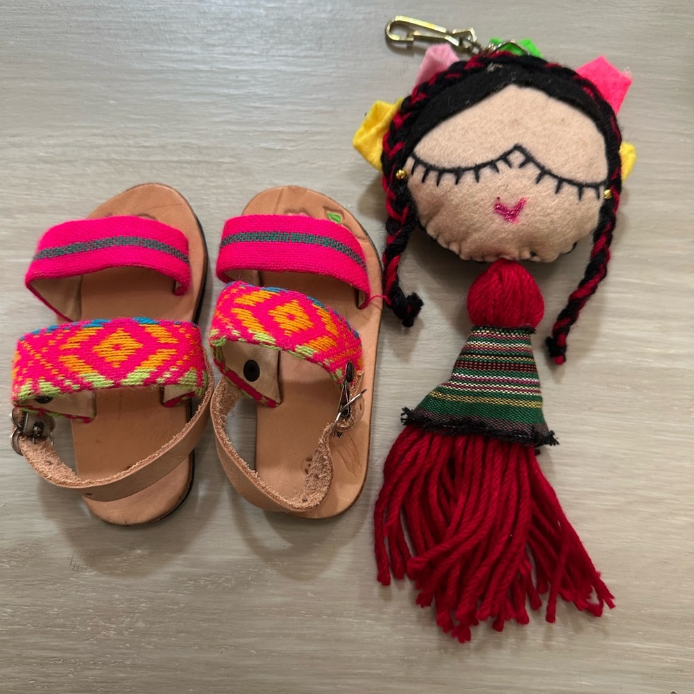 New Baby Girl Mexico Sandals Hand Made Leather Shoes Frida Khalo Pom Pom Doll